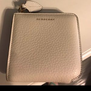 Cream Burberry Wallet 💗